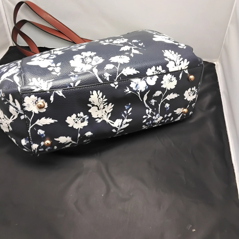 Bass- Navy blue& white floral bag - Picture 3 of 4